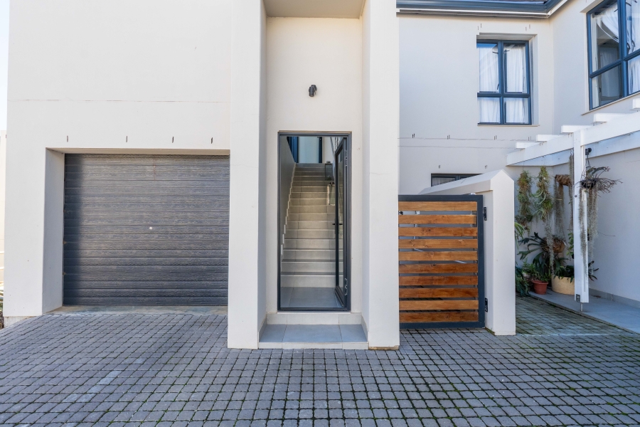 2 Bedroom Property for Sale in Hartland Lifestyle Estate Western Cape